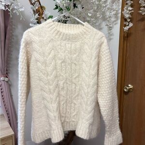 Tey Artic Cozy Cream Alpaca Cable Knit Sweater 🦙